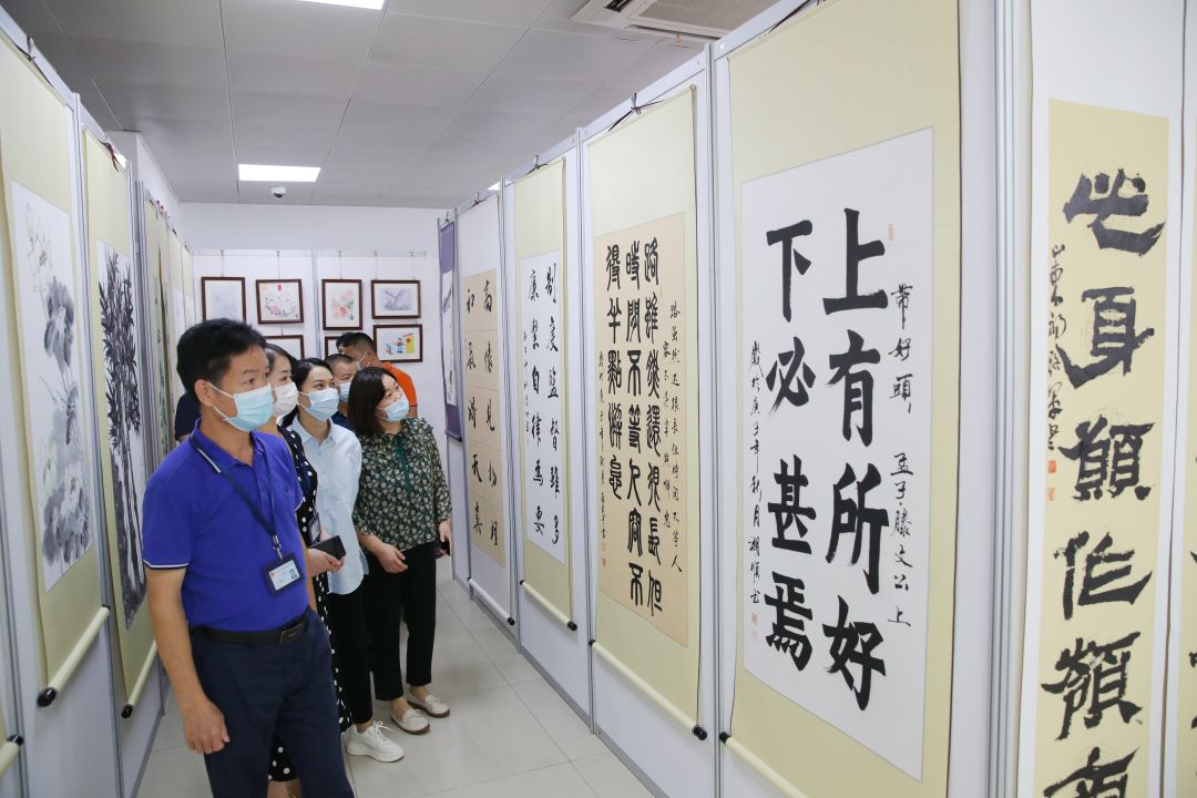 龍華區(qū)福城街道舉辦“書香廉韻 清風(fēng)福城”廉潔文化書畫展活動(dòng)，組織文化藝術(shù)交流